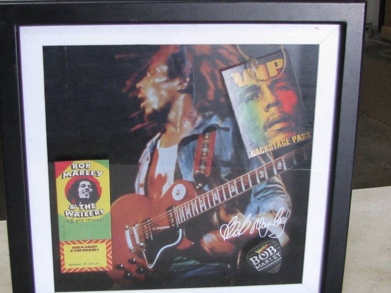 lot 110 image: Bob Marley Memorabilia