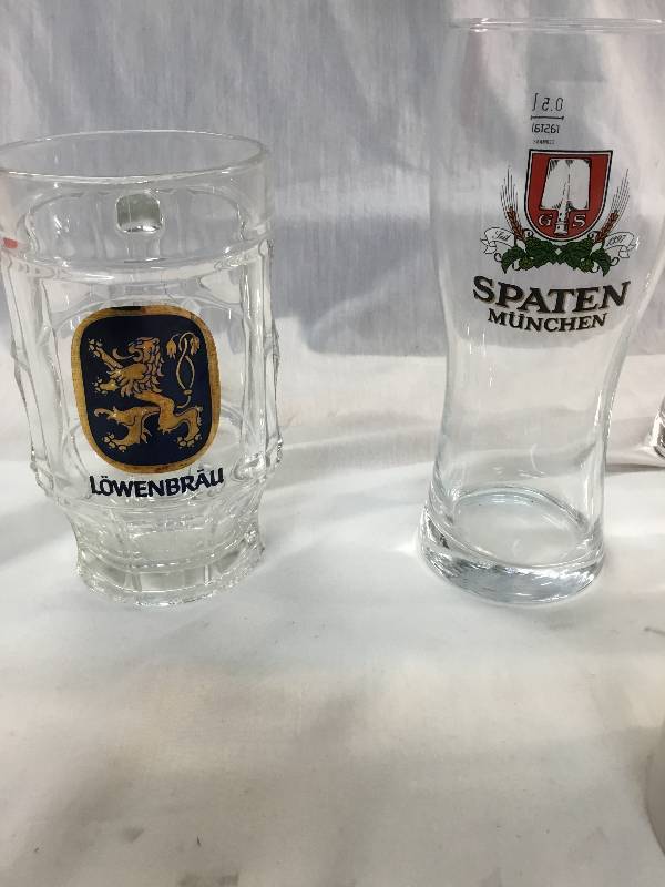lot 55 image: 5 Spaten half Liters, Lowenbrau Mug, River Market Glass