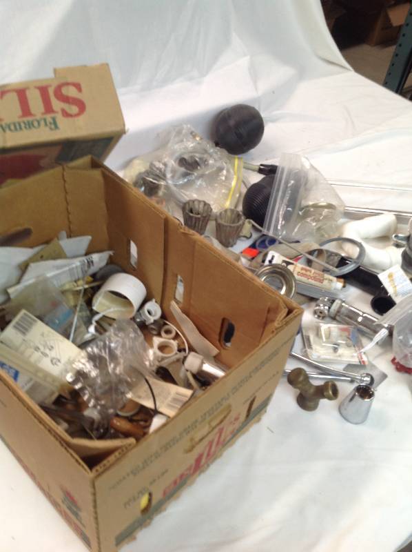 lot 72 image: Box of Bathroom and Kitchen Hardware