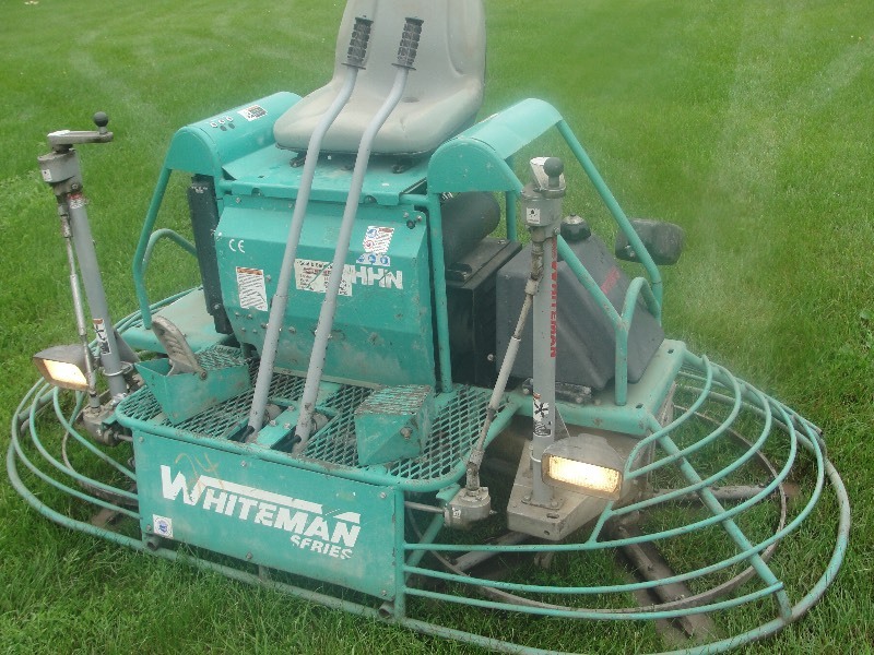 WHITEMAN  7.5 FT.  RIDING TROWEL