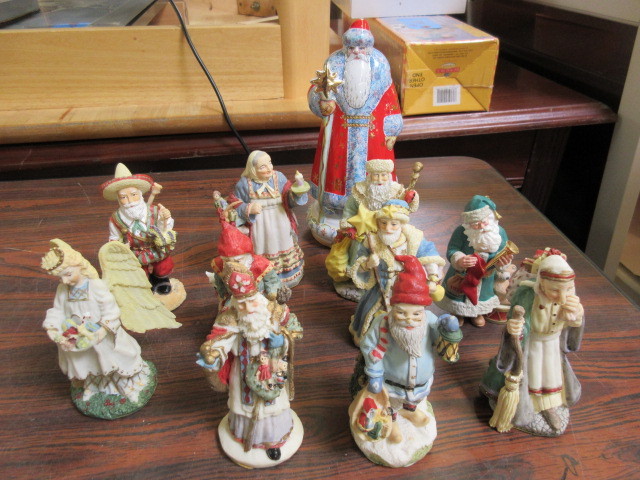 lot 309 image: INTERNATIONAL RESOURCING CHRISTMAS FIGURINES