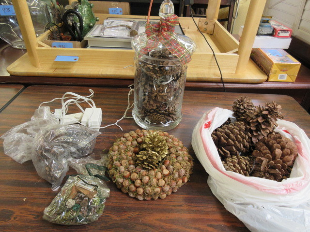 lot 315 image: WATERFORD GREAT ROOM JAR, PINECONES AND WREATH