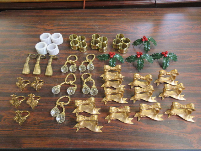 lot 318 image: ASSORTED NAPKIN RINGS