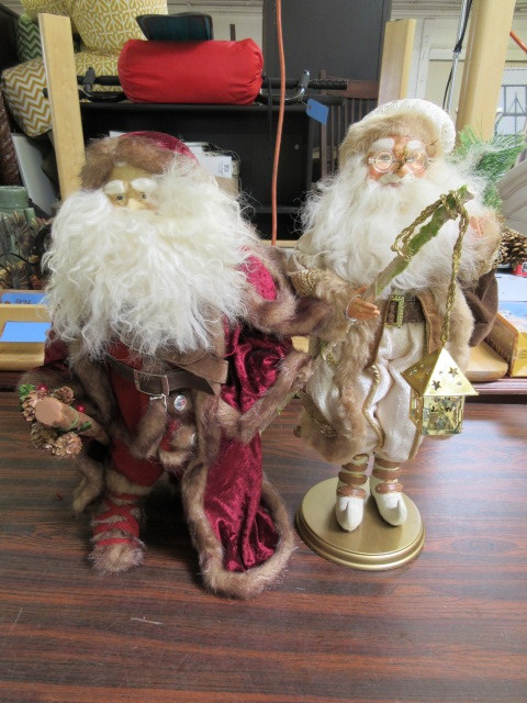 lot 333 image: SANTA DOLLS