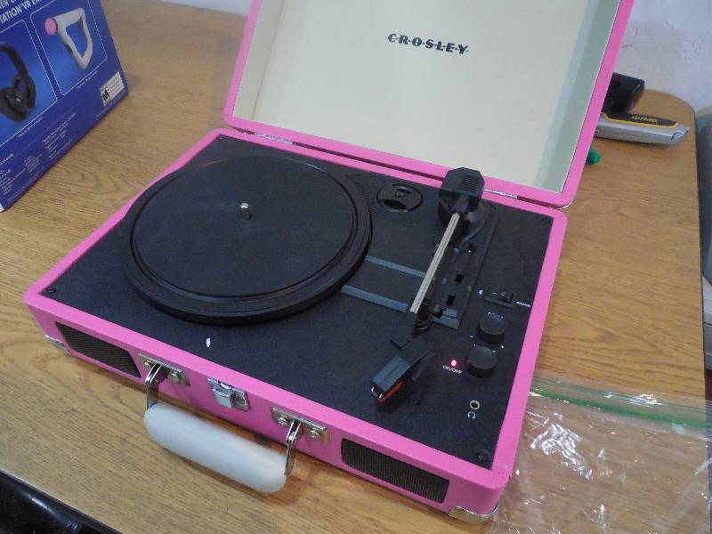 lot 99 image: Crosley Cruiser Deluxe Portable 3-Speed Turntable with Bluetooth