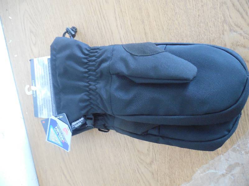 lot 12 image: Striker Ice Climate Insulated Immersible Ice-Fishing Mitts