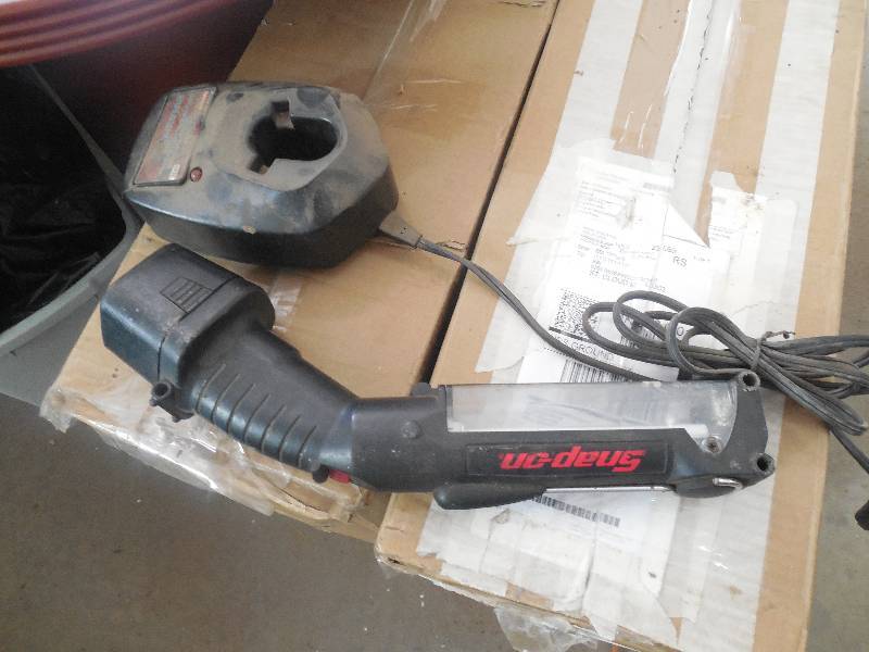 lot 14 image: SNAP ON WORK LIGHT