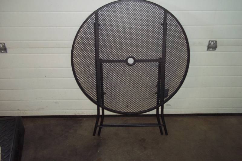 32 folding Patio table