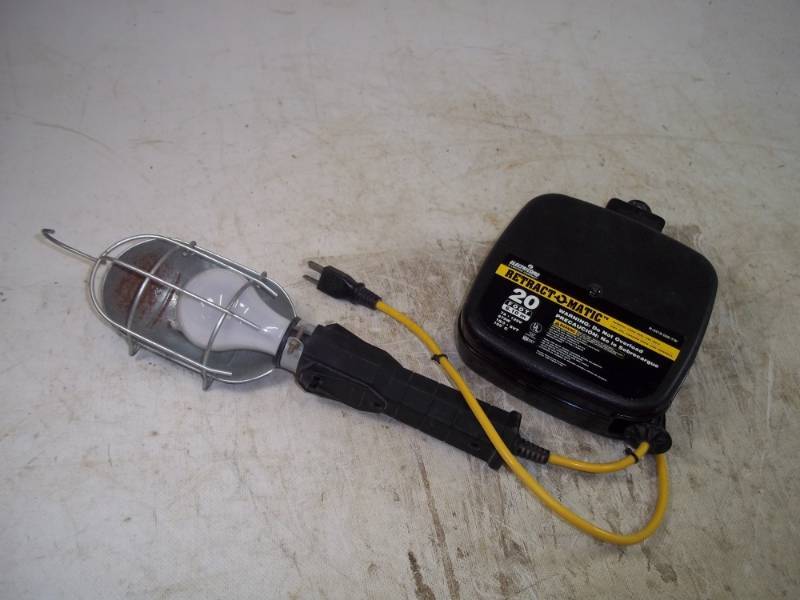 Retractable Trouble Light