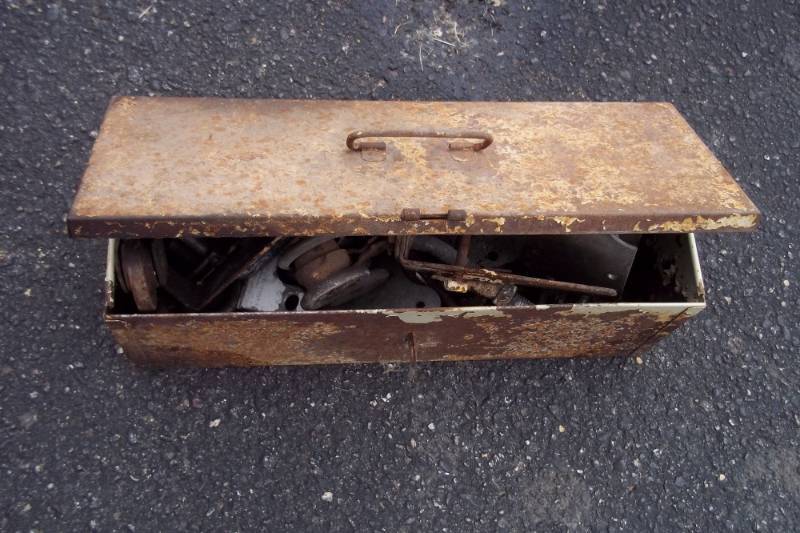 Tool Box with door rollers