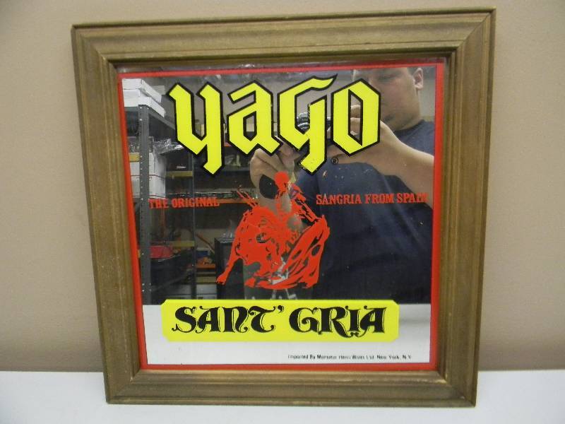 lot 22 image: Vintage Yago Original Sangria From Spain Sant Gria Rare Mirror Bar Sign - Approx 13.5x13.5