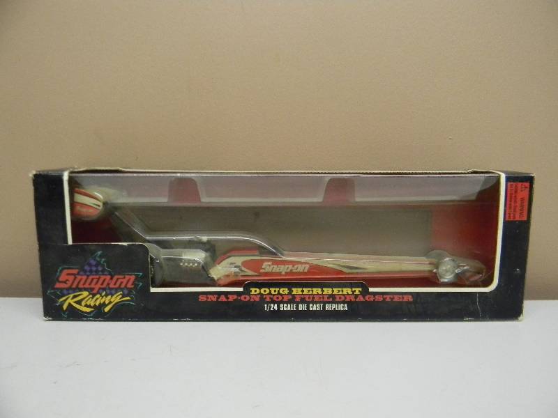 lot 37 image: Vintage SNAP-ON Doug Herbert Dragster 124 SCALE  1997 Limited Edition Racing Champions NHRA - SEE PICTURES