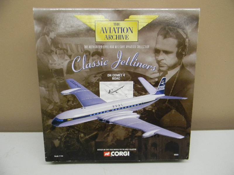 lot 43 image: CORGI DETAILED DIE CAST MODEL, DH COMET 4 BOAC - CLASSIC JETLINERS - STILL IN BOX - SEE PICTURES