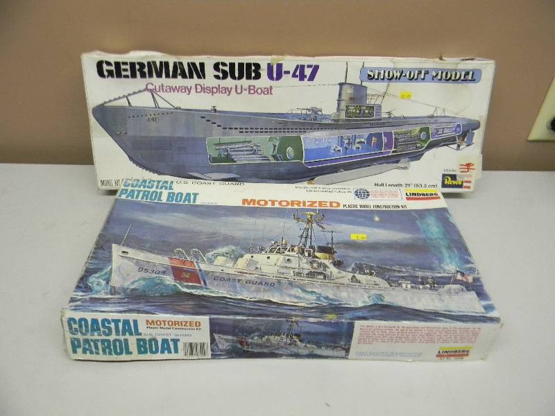 lot 46 image: 2 VINTAGE MODELS - ALL PARTS APPEAR TO BE IN BOX - SEE PICTURES