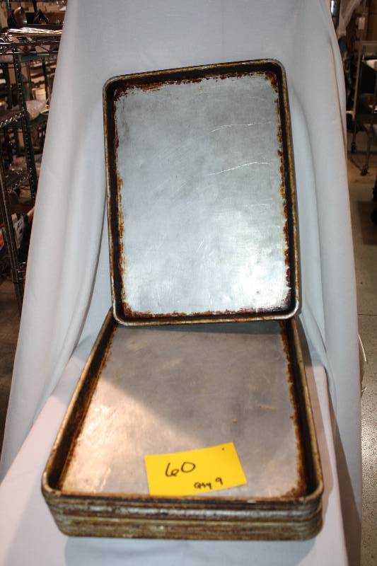 lot 60 image: Baking Pan (13x8)