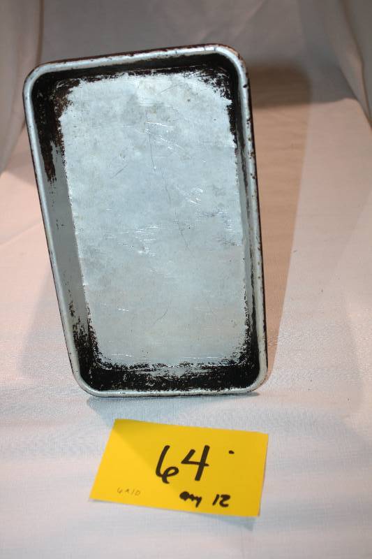 lot 64 image: Baking Pans (6x10)