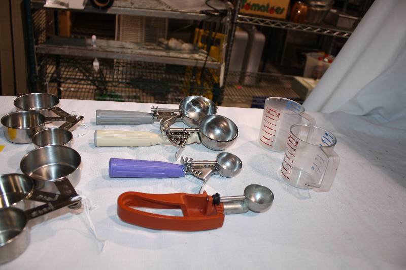 lot 75 image: Measuring Cups and Scoops