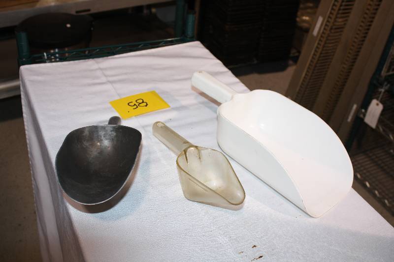 lot 85 image: Scoops