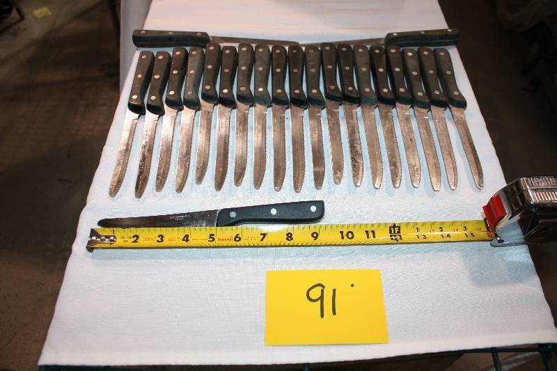 lot 91 image: Steak Knifes