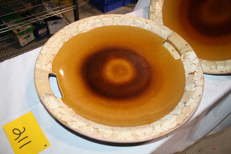 lot 211 image: Decorative Wall Plates