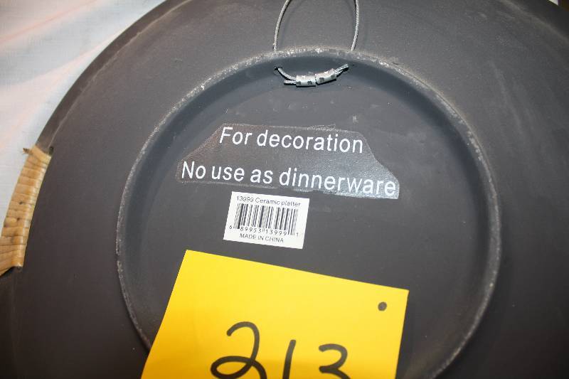 lot 213 image: Decorative Wall Plates