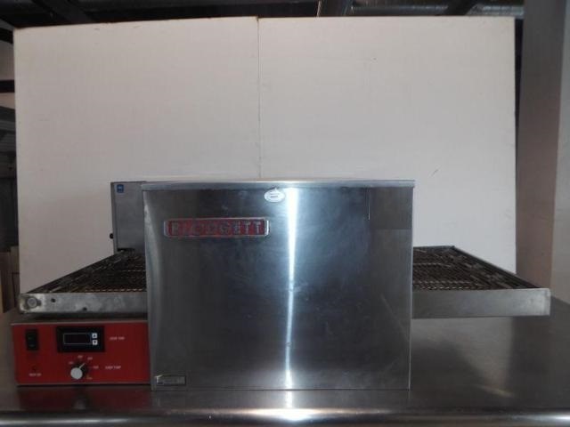 lot 32 image: BlodgettConveyor Pizza Oven - Model # MT1820EAA - 208 Volts - Single Phase - 1.2 Amps - 42 x 32 x 16 - NSF Approved