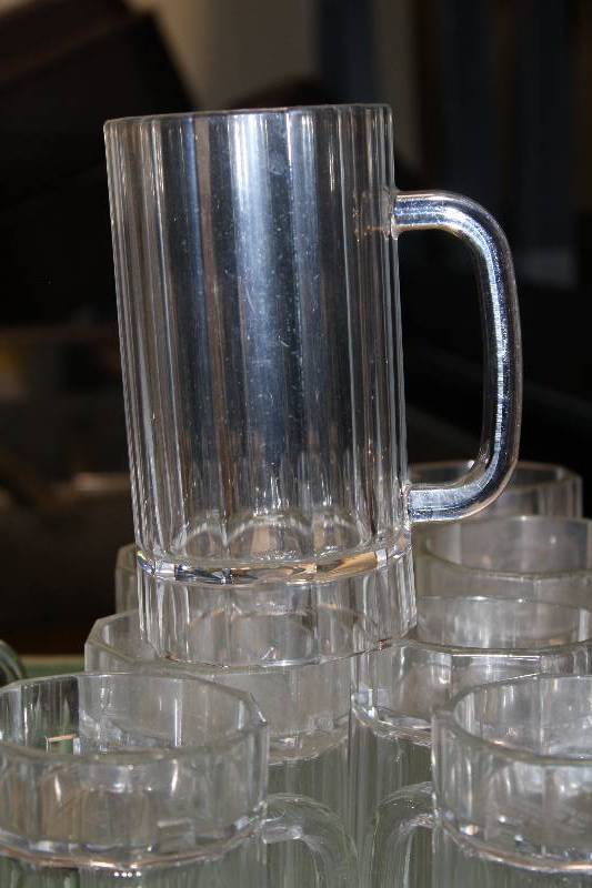 lot 105 image: Plastic Mugs