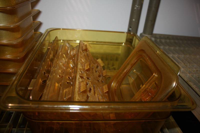 lot 118 image: Assorted Containers
