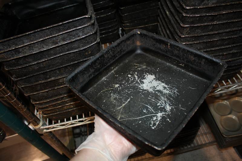 lot 196 image: Square Baking Pans