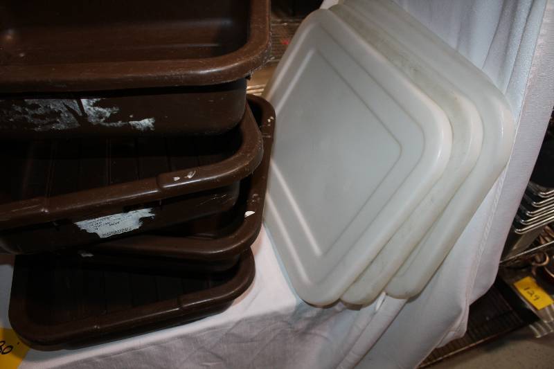 lot 230 image: platic Containers with Lids