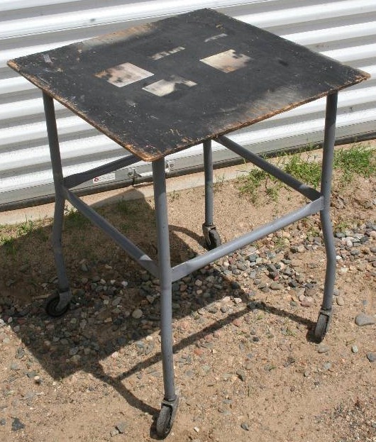 lot 6 image: Rolling Utility Table