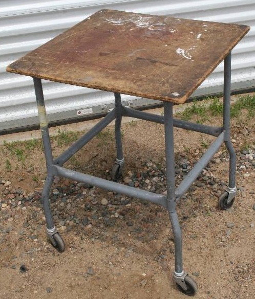 lot 10 image: Rolling Utility Table