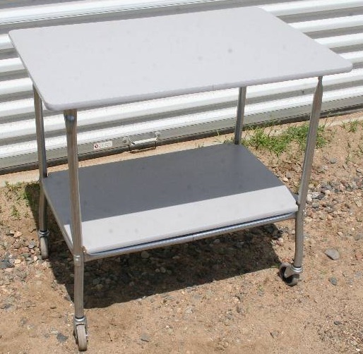 lot 17 image: Rolling Utility Table