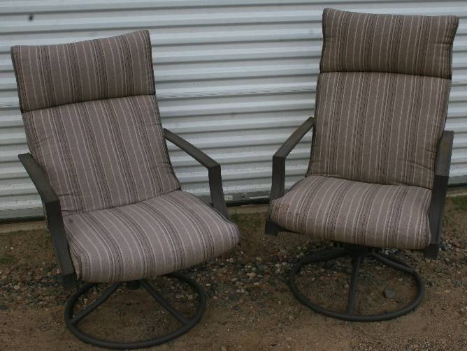 lot 21 image: Outdoor Chairs