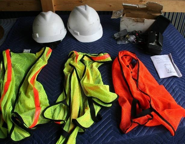 lot 79 image: Portable Service Monitor, Hard Hats, Safety Vests
