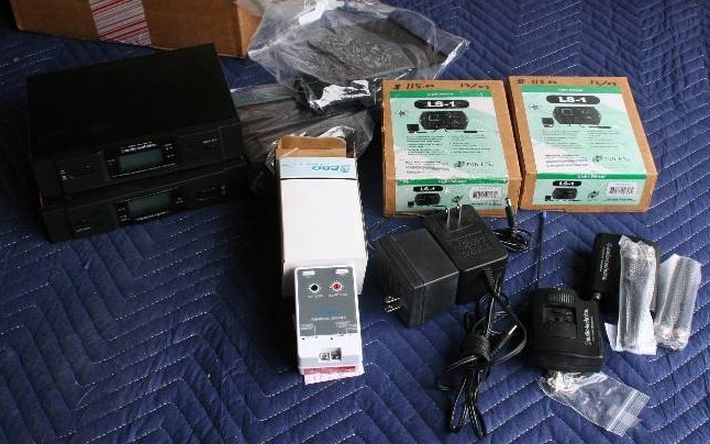 lot 86 image: Synthesized Receivers and Light Sensors