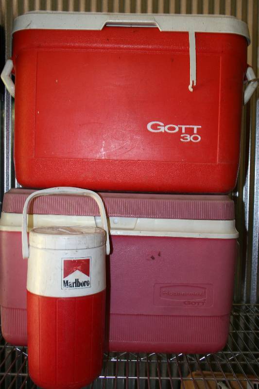 lot 113 image: Coolers