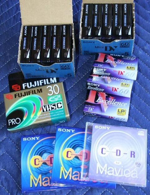 lot 125 image: Small CDRs and Digital Videocassettes
