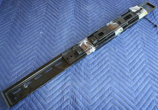 lot 127 image: Flatscreen TV Mount