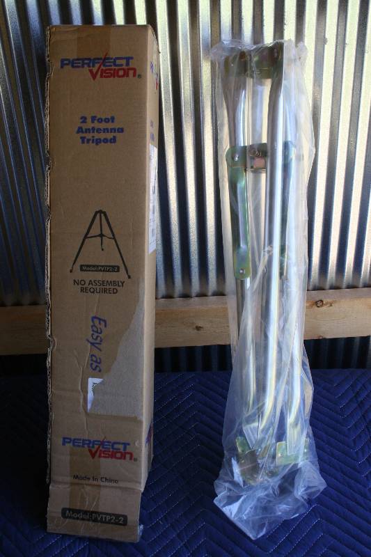 lot 147 image: Antenna Tripod