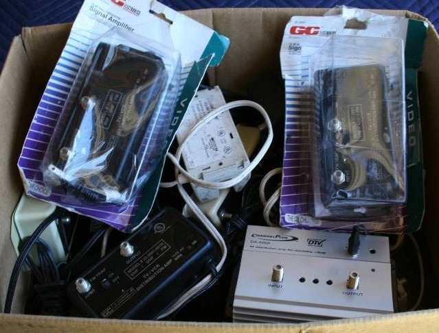lot 183 image: Box of Distribution Amps