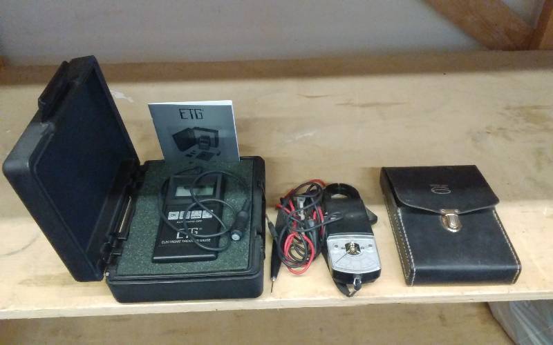 lot 12 image: Electronic Thickness Gauge & Amp Probe
