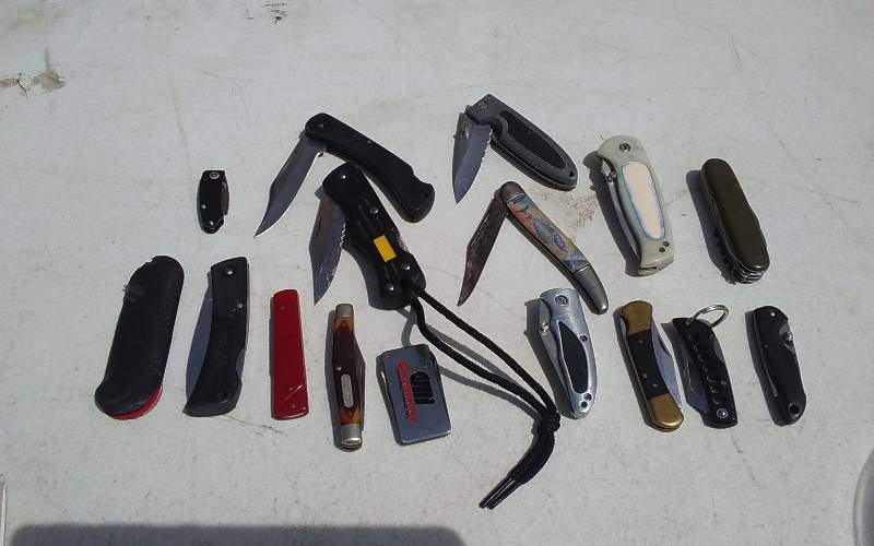 lot 24 image: Collection Of Pocket Knives (1-Old Timer)