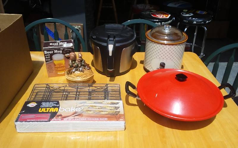 lot 50 image: Lot Of Kitchen Related
