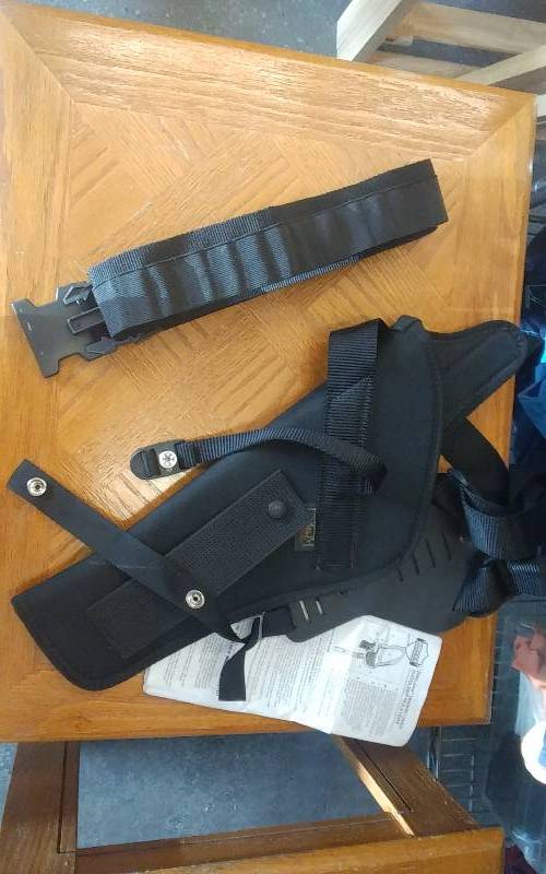 lot 57 image: Uncle Mikes Sidekick Holster & Ammo Belt
