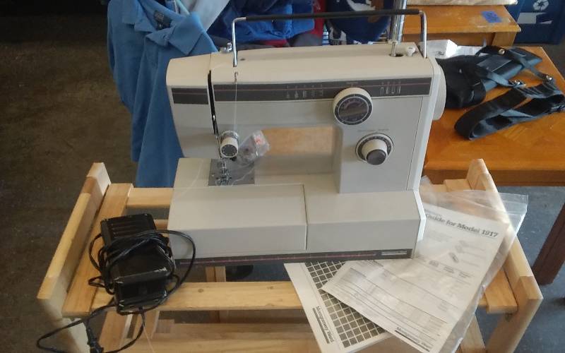 lot 60 image: Montgomery Wards Model 1917 Sewing Machine