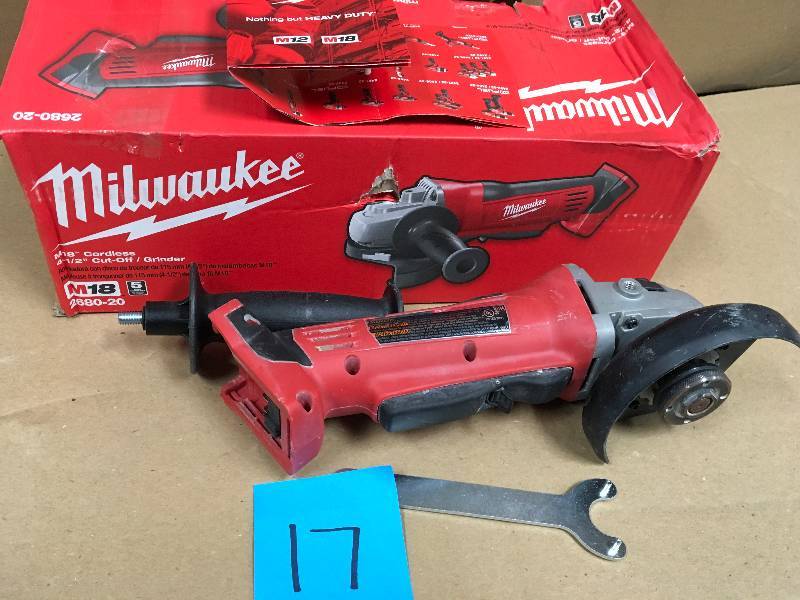Milwaukee M18 18-Volt Lithium-Ion Cordless 4-12 in. Cut-OffGrinder (Tool-Only) used in working condition