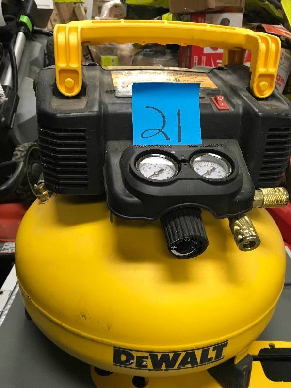 DEWALT 6 Gal. 165 PSI Electric Pancake Air Compressor DWFP55126  used in working condition