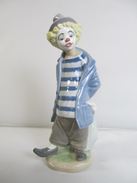 lot 36 image: 1986 LLADRO Collectors Society Porcelain Clown Figurine