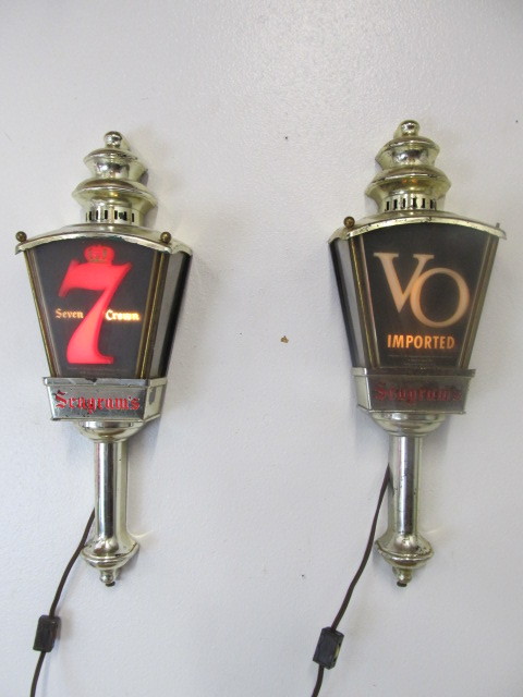 lot 49 image: Pair of Vintage SEAGRAMS 7 Whiskey Lighted Wall Sconces